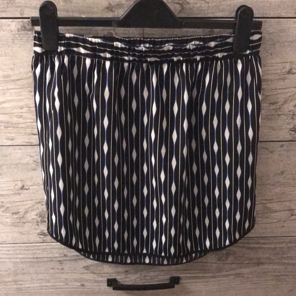 Trouve Skirt with pockets!
